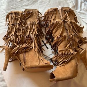 Fringe boots. Open heel and toe, tan
